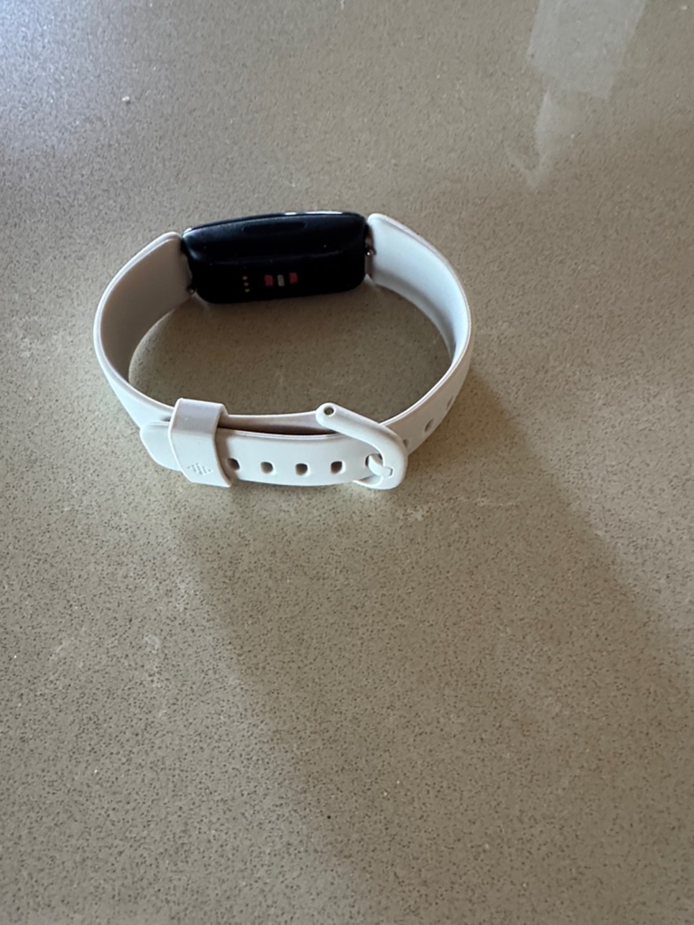 fitbit Inspire 2 Fitness Tracker - Lunar White Band with Black Display NEW! - Picture 7 of 10